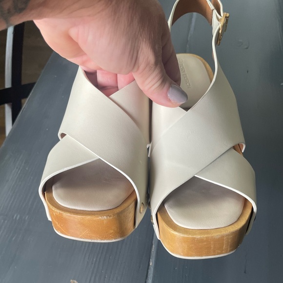 Tory Burch cream wooden platform sandals 7.5 - Picture 3 of 8